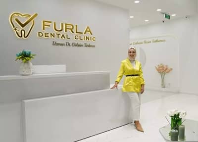 Slider image (1) Furla Dental Clinic